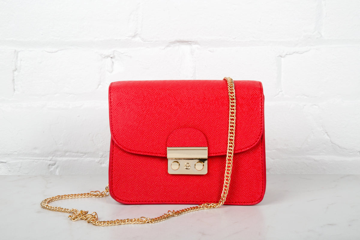 Scarlet Chain Crossbody